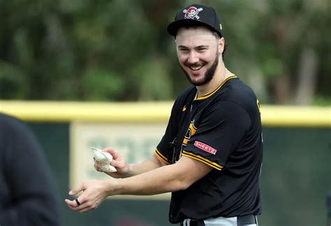 2025 MLB CY YOUNG ODDS: BETTING LINES FOR AL & NL .